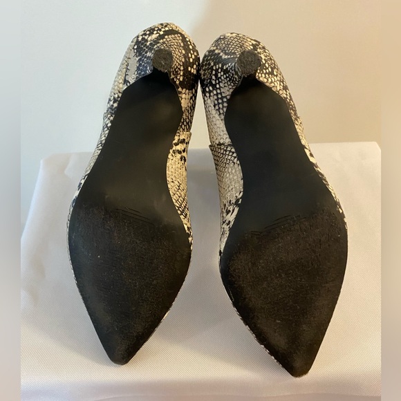 Snakeskin Booties,  heel, Size 5 - Picture 8 of 10